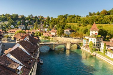 Nehir Aare, Bern, İsviçre sermaye ile eski şehir merkezi.