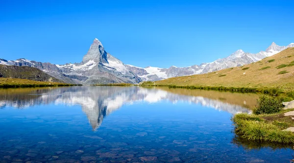 Lago Stellisee Com Reflexão Matterhorn Zermatt Suíça — Fotografia de Stock