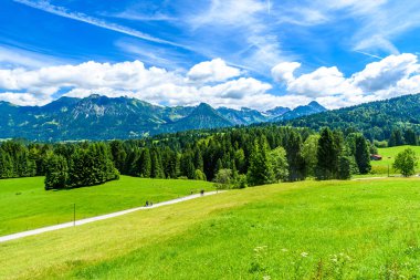 Oberstdorf bölgesinde Almanya Güney peyzaj.