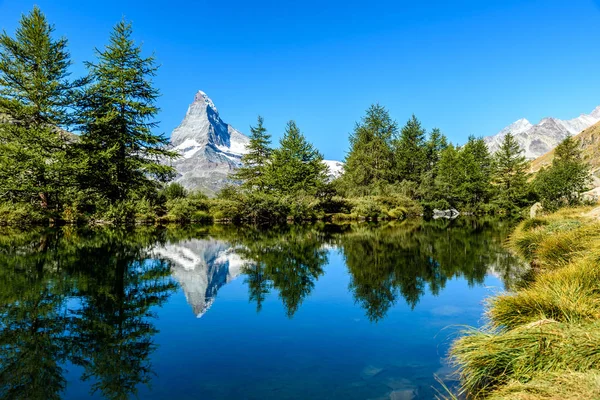 Lago Grindjisee Com Reflexão Matterhorn Zermatt Suíça — Fotografia de Stock