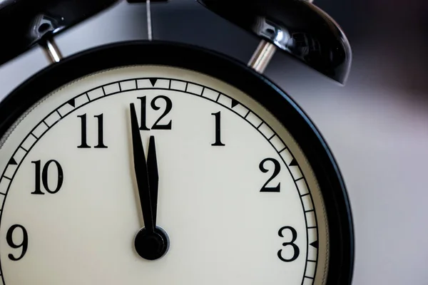 Alarm Clock Horloge Grijze Achtergrond — Stockfoto