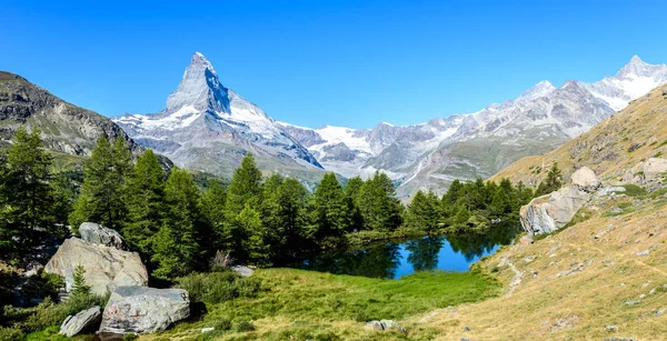 Jezioro Grindjisee Odbiciem Matterhorn Zermatt Szwajcaria — Zdjęcie stockowe