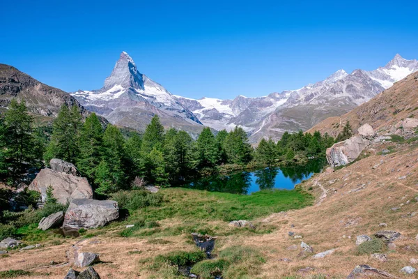 Lago Grindjisee Com Reflexão Matterhorn Zermatt Suíça — Fotografia de Stock