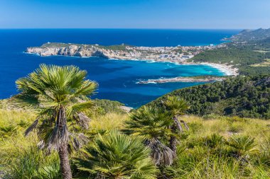 Cala Agulla kıyıları Mallorca, İspanya 'da Cala Ratjada