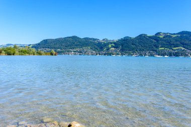 Thuner lake Thun adlı dağ, İsviçre için panoramik manzaralı.