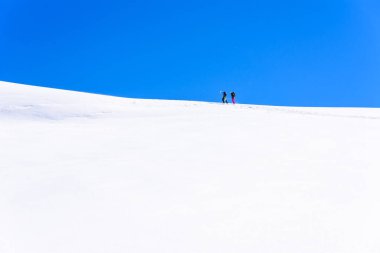 İsviçre - Aletsch Buzulu dağlarında buzul üzerinde buz tırmanışı