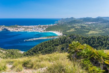 Cala Agulla kıyıları Mallorca, İspanya 'da Cala Ratjada