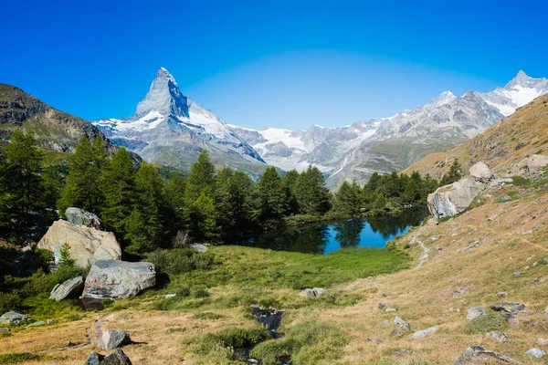 Jezioro Grindjisee Odbiciem Matterhorn Zermatt Szwajcaria — Zdjęcie stockowe