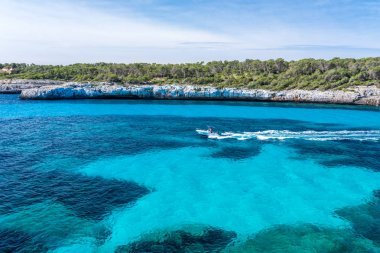 Bay, Cala Mondrago - güzel bir plaj ve sahil Mallorca