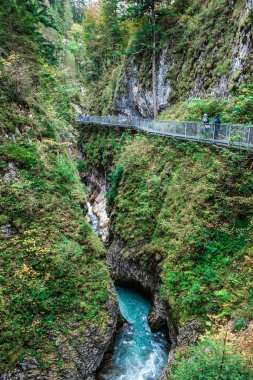 Leutaschklamm - Almanya Alpleri'nde Nehri ile vahşi gorge
