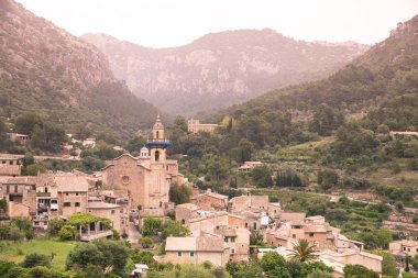 Valldemossa - dağ köyünü güzel manzara sahne Mallorca, İspanya