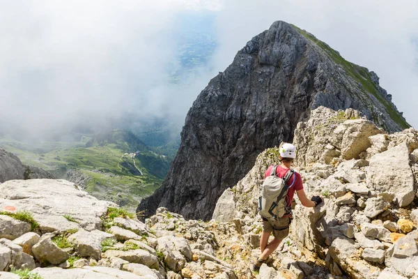 Senderista Ellmauer Halt Wilder Kaiser Montañas Austria Cerca Gruttenhuette Going — Foto de Stock