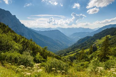 Ellmauer durdurmak, Avusturya - yakın Gruttenhuette, Wilder Kaiser dağlarının alp bir kulübe gidiyor, Tyrol, Avusturya - Avrupa Alpleri Hiking