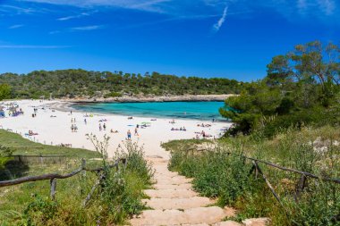 Güzel plaj, Cala S'Amarador Mondrago - Tabiat Parkı üzerinde Majorca İspanya, Balear Adaları, Akdeniz, Avrupa