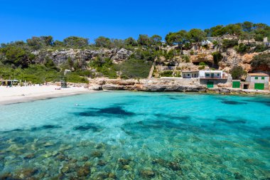 Cala Llombards - güzel plaj Bay Mallorca, İspanya
