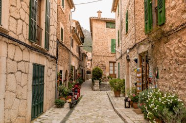 Valldemossa - dağ köyünü güzel manzara sahne Mallorca, İspanya