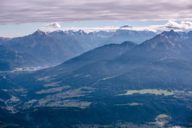 Innsbruck, Hafelekarspitze üzerinden görüntülemek için dağ manzarası Stubai Vadisi ve Innsbruck, Avusturya