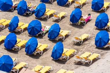 Güneşli Plaj Şemsiye