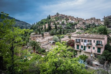Deia - eski köy dağ Mallorca, İspanya - Europe