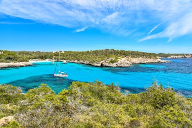 Bay, Cala Mondrago - güzel bir plaj ve sahil Mallorca