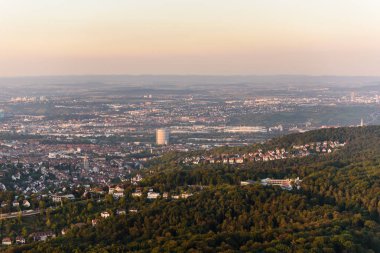 Almanya - yaz aylarında güzel manzara Stuttgart şehir için görüntüleyin