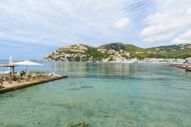 Bağlantı noktası d'Andratx, Mallorca - Bay güzel sahil ile eski köy