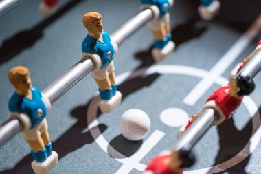 Tablo futbol kicker minyatür oyuncular ile