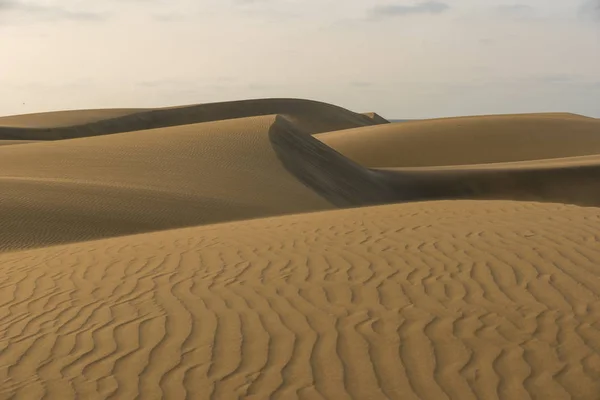 砂漠の砂丘と美しい風景 — ストック写真