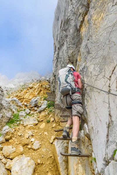 Senderista Ellmauer Halt Wilder Kaiser Montañas Austria Cerca Gruttenhuette Going — Foto de Stock