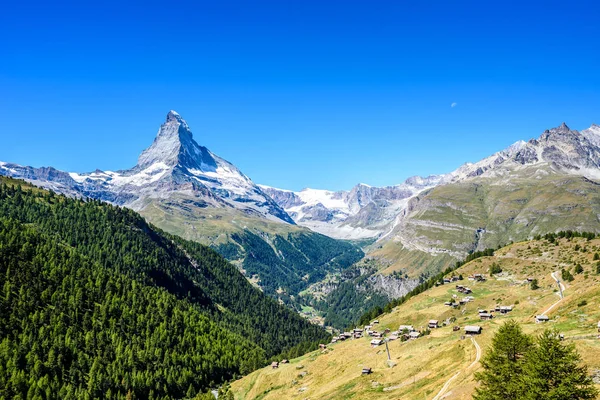 Matterhorn Malá Vesnice Domy Krásné Krajině Zermatt Švýcarsko — Stock fotografie