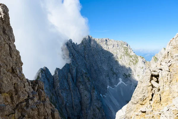 Felhők Ellmauer Megállítása Wilder Kaiser Hegység Ausztria Közel Gruttenhuette Megy — Stock Fotó