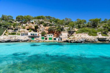 Cala Llombards - güzel plaj Bay Mallorca, İspanya