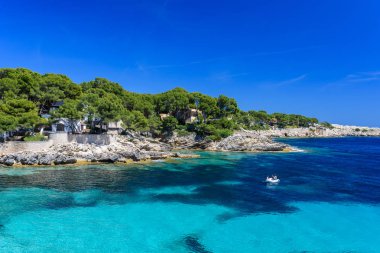 Cala Ratjada, Mallorca - güzel bir plaj ve sahil, yelkenli tekne