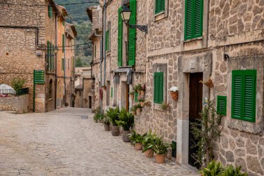 Valldemossa - dağ köyünü güzel manzara sahne Mallorca, İspanya