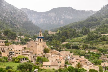 Valldemossa - dağ köyünü güzel manzara sahne Mallorca, İspanya
