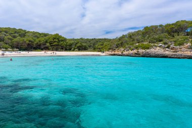 Güzel plaj, Cala S'Amarador Mondrago - Tabiat Parkı üzerinde Majorca İspanya, Balear Adaları, Akdeniz, Avrupa