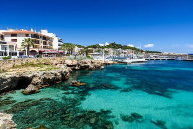 Cala Rajada liman - Mallorca, İspanya kıyısında güzel city - tatil Avrupa