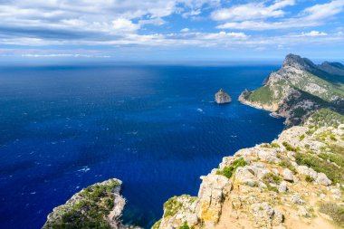 Cap de Formentor - Mallorca, İspanya'nın vahşi kıyısı Panorama görünümünü
