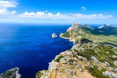 Cap de Formentor - Mallorca, İspanya'nın vahşi kıyısı Panorama görünümünü