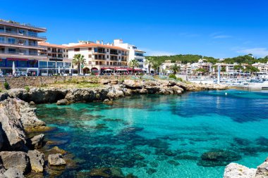 Cala Rajada liman - Mallorca, İspanya kıyısında güzel city - tatil Avrupa