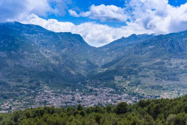 Puerto de Nottingham, Mallorca bağlantı noktası Adası balearic Islands, İspanya için. Güzel bir plaj ve bay tekneler yaz gün açık mavi su ile.