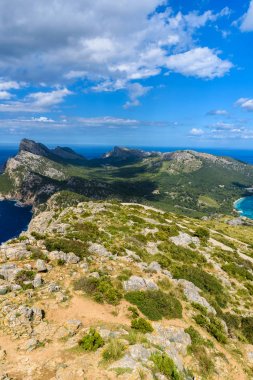 Cap de Formentor - Mallorca, İspanya'nın vahşi kıyısı Panorama görünümünü