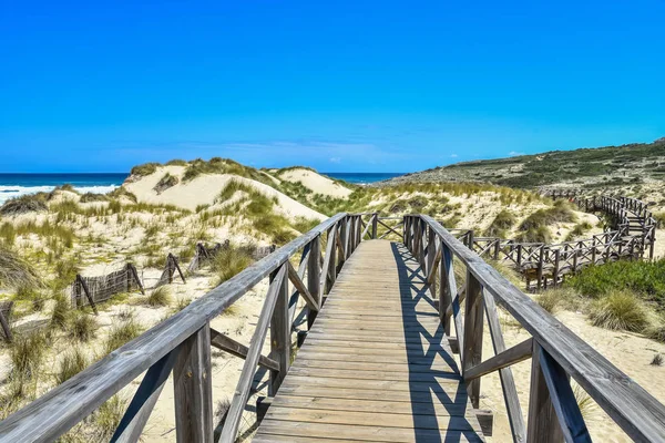 Cala Mesquida - ada Mallorca, İspanya'nın güzel sahil Köprüsü ayak