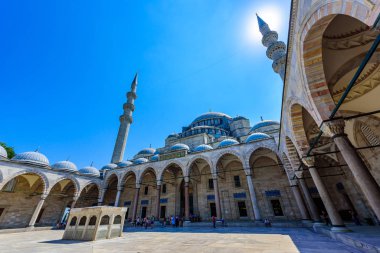 İstanbul 'un Fatih ilçesine bağlı Süleyman Camii. Tarihi bölümlerin seyahat konsepti.