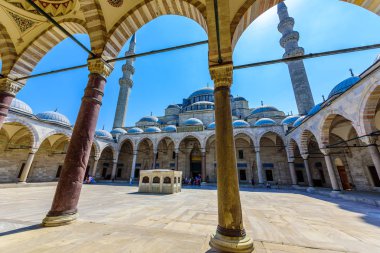 İstanbul 'un Fatih ilçesine bağlı Süleyman Camii. Tarihi bölümlerin seyahat konsepti.