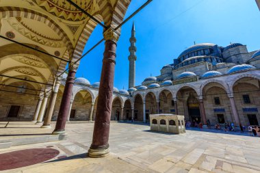 İstanbul 'un Fatih ilçesine bağlı Süleyman Camii. Tarihi bölümlerin seyahat konsepti.