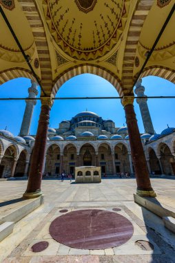 İstanbul 'un Fatih ilçesine bağlı Süleyman Camii. Tarihi bölümlerin seyahat konsepti.