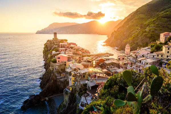 Vernazza Aldeia Parque Nacional Cinque Terre Costa Itália Cores Bonitas — Fotografia de Stock