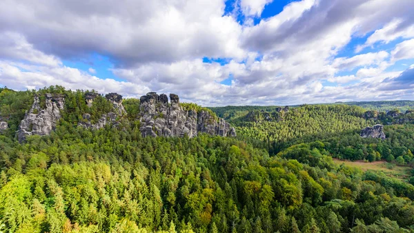 スイス ザクセン州のバスティーロック ネウレトゥン城遺跡周辺の美しい風景 ドイツ ザクセン州のエルベ サンドストーン山脈 ヨーロッパ — ストック写真