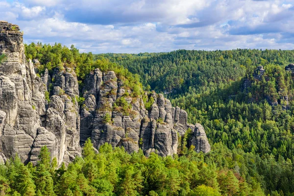 Bastei Rochas Saxônia Suíça Belas Paisagens Torno Das Ruínas Castelo — Fotografia de Stock